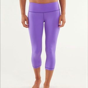 LAST DAY Lululemon Wunder Under Crop *Embossed